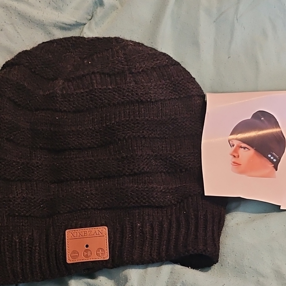 Xike Zann Black Knit Beanie